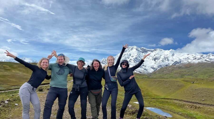 Ausangate Trek 2 Days – hikers walking near turquoise mountain lakes in Peru