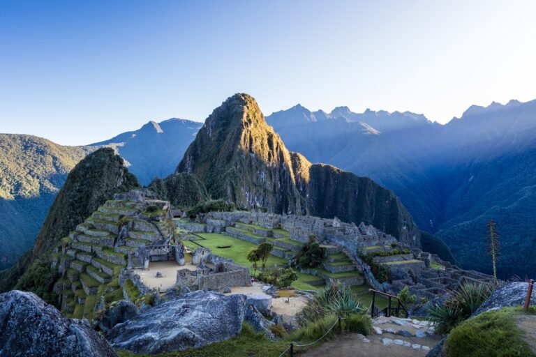 Short Inca Trail 1 Day – panoramic view of the trail leading to Machu Picchu